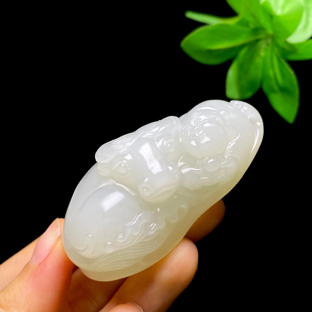 和田玉籽料牛气冲天（68.3g）