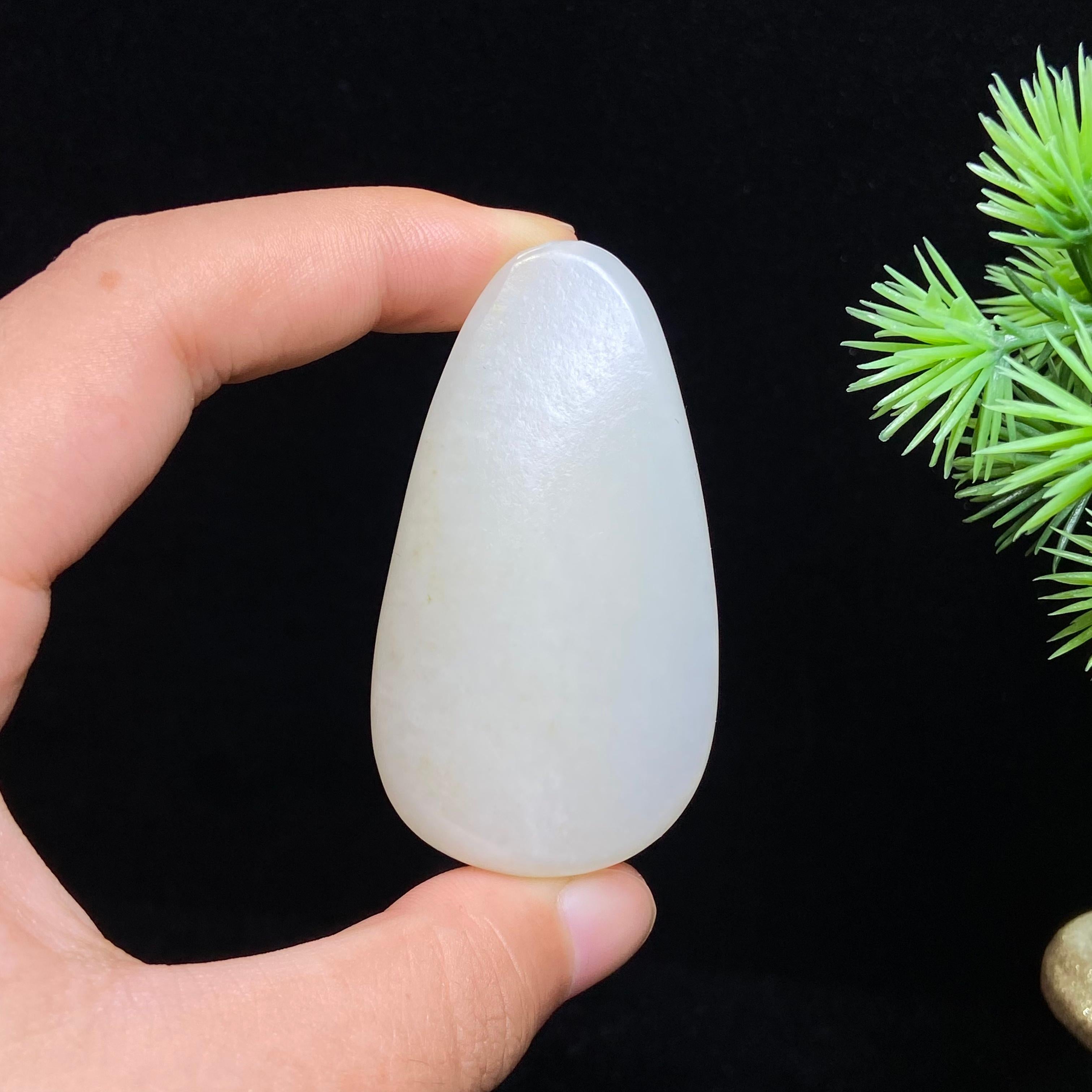 和田玉籽料洋洋如意（43.3g）