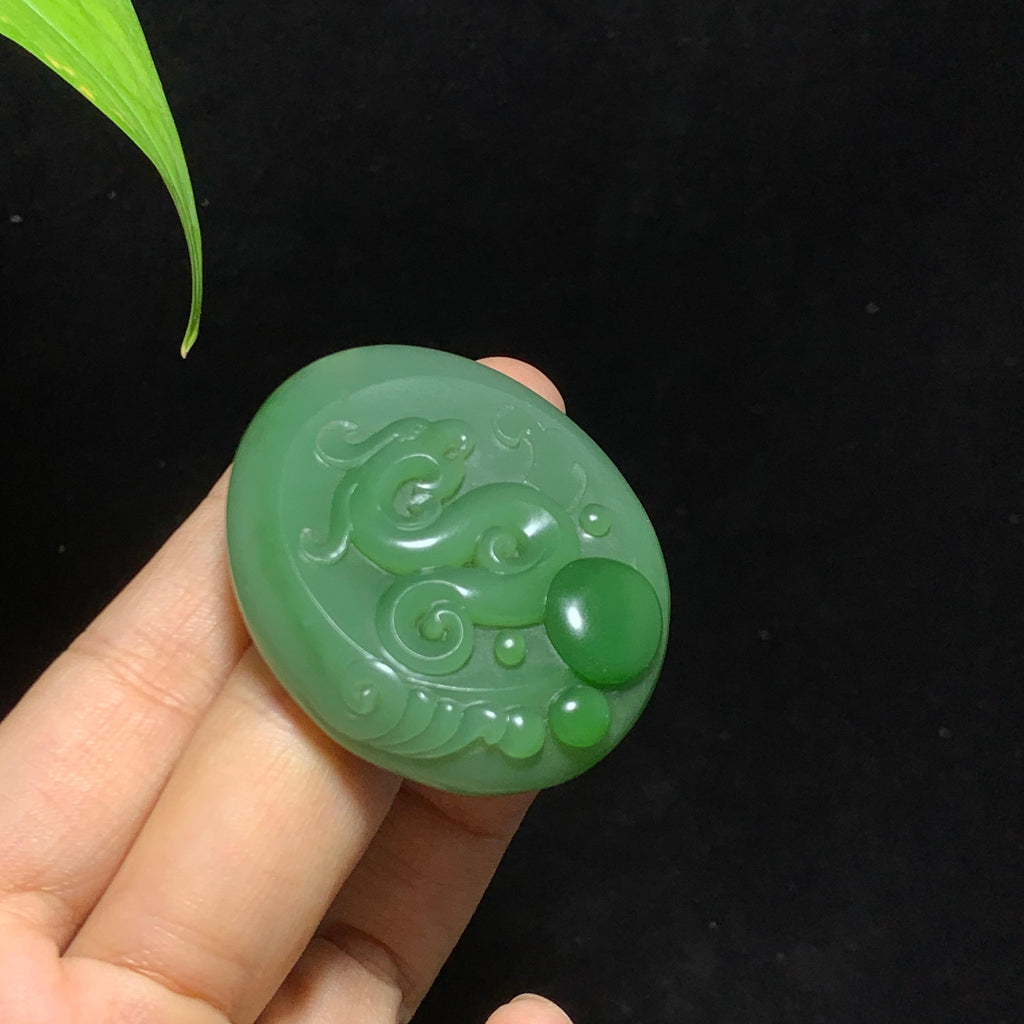 碧玉粉绿仿古龙挂件（42.1g）