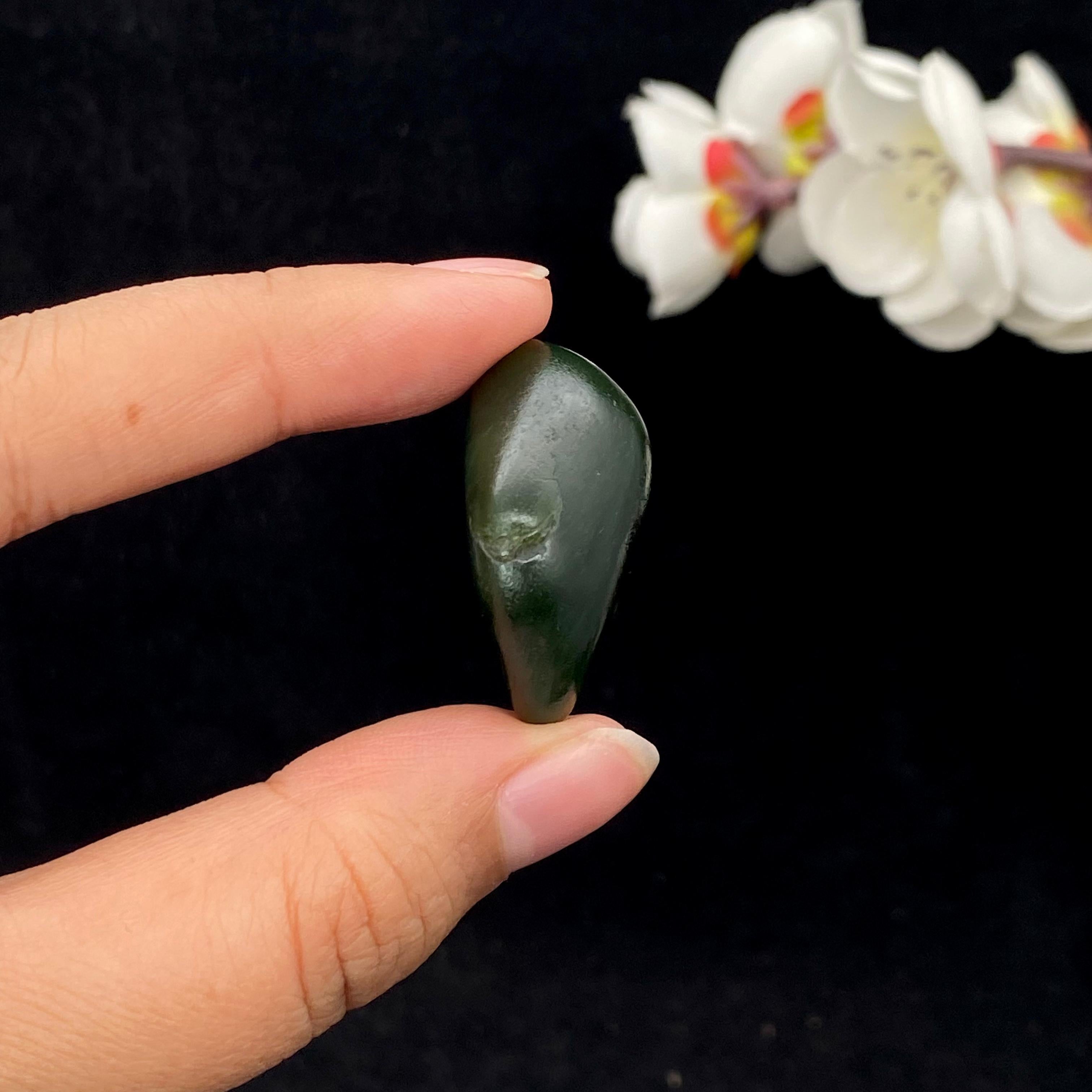 【超值推荐】和田玉碧玉籽料（16g）