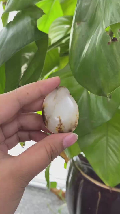 和田玉-黄皮白肉籽料挂件