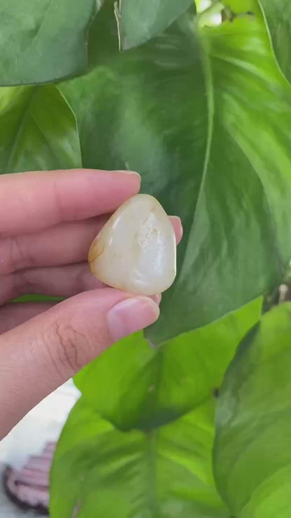 和田玉-洒金皮白肉籽料吊坠籽