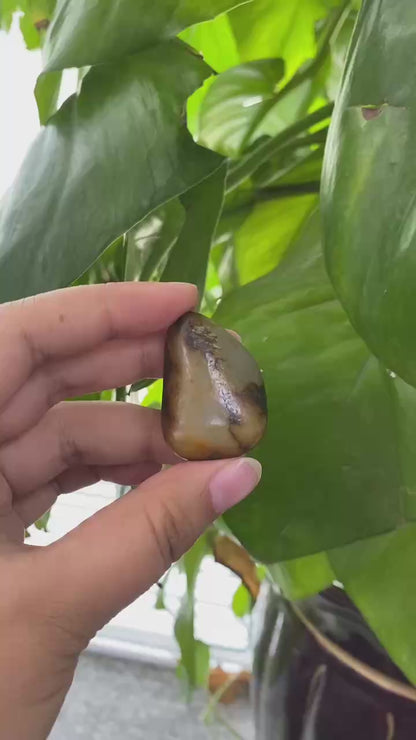 和田玉-聚黄皮青白肉籽料挂件