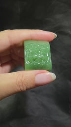 和田玉碧玉粉绿瑞兽挂件