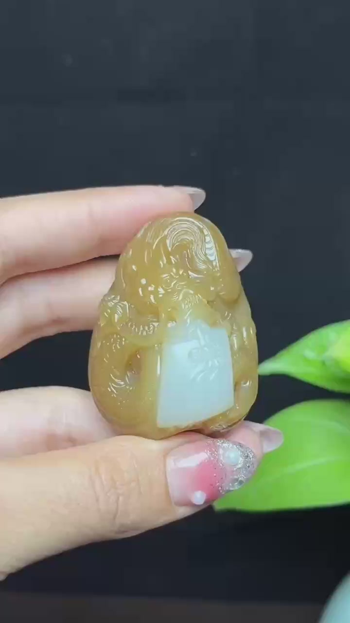 新疆和田玉且末糖羊脂玉龙凤挂件