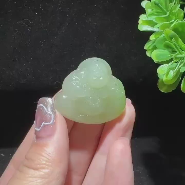 和田玉冰底带翠佛公挂件