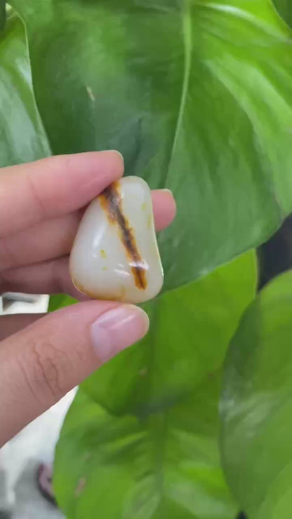 和田玉-洒金皮白肉籽料吊坠籽