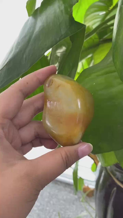 和田玉-洒金皮青白肉籽料手把件