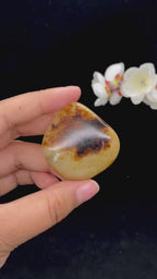 和田玉秋梨黑皮籽料挂件（44.5g）