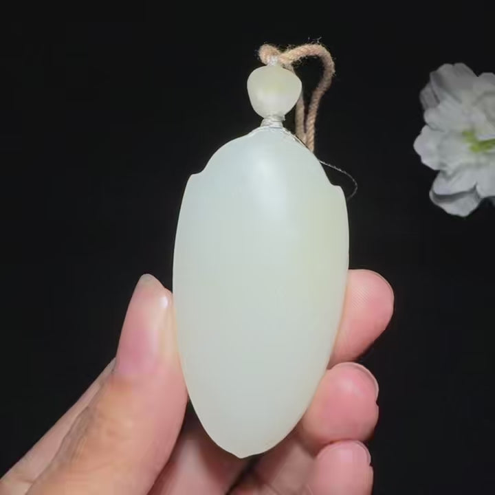 和田玉籽料平安无事牌（37.0g）
