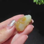 和田玉糖白挂件貔貅