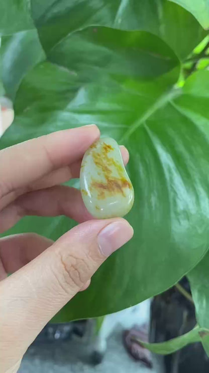【超值推荐】和田玉-洒金皮青白肉籽料吊坠籽