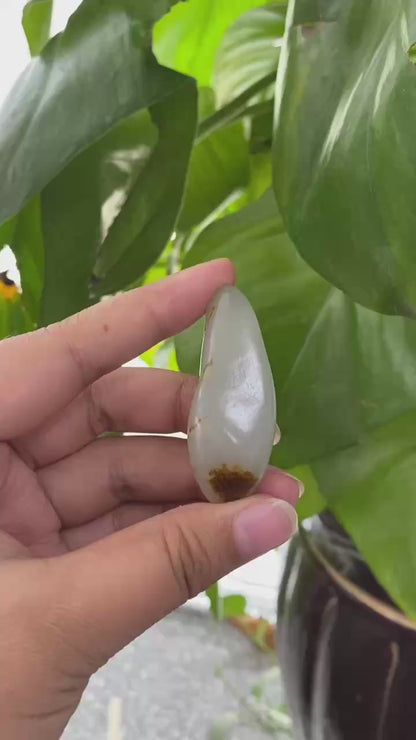 和田玉-黄皮青白肉籽料挂件