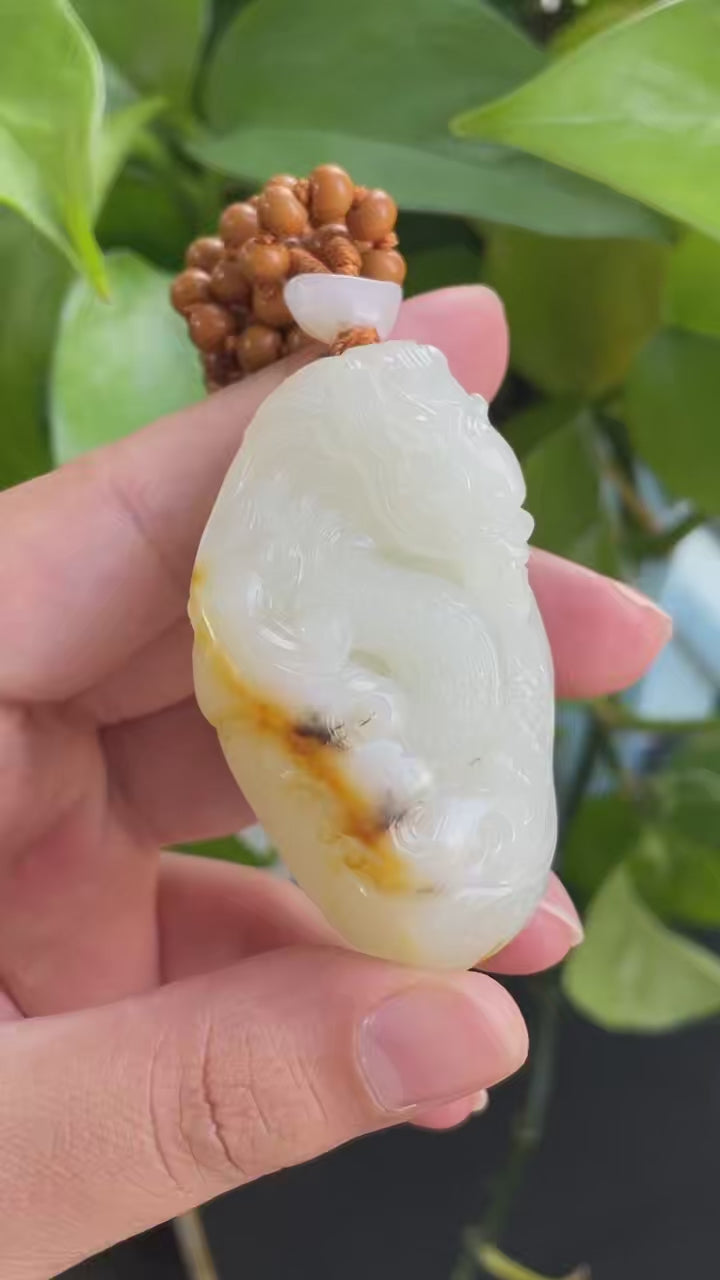 和田玉籽料龙行天下（75.3g）