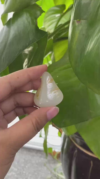 和田玉-洒金皮白肉籽料吊坠籽