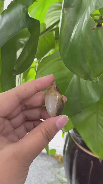 和田玉-秋梨皮白肉籽料吊坠籽