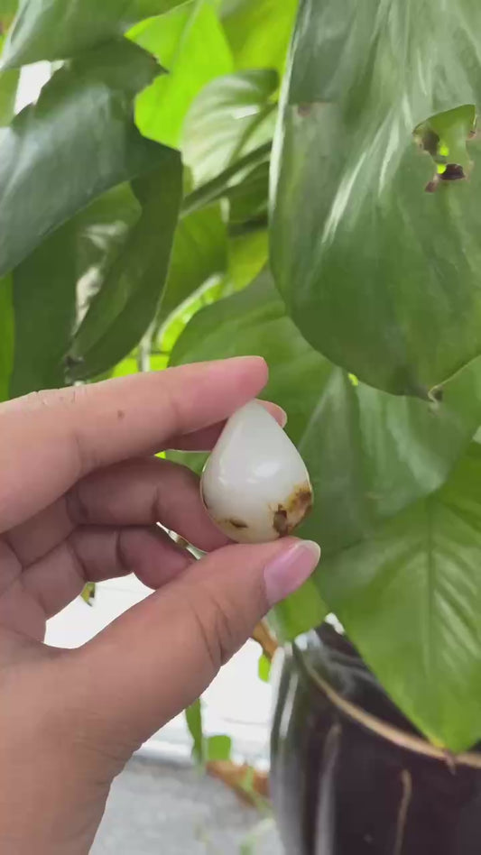 和田玉-黄皮白肉籽料挂件