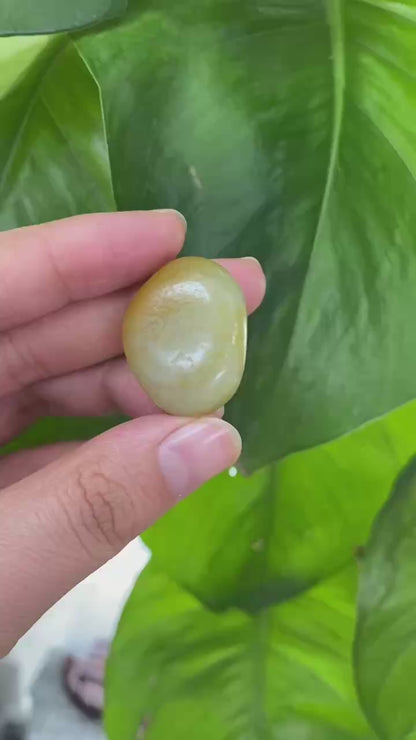 和田玉-洒金皮青白肉籽料吊坠籽