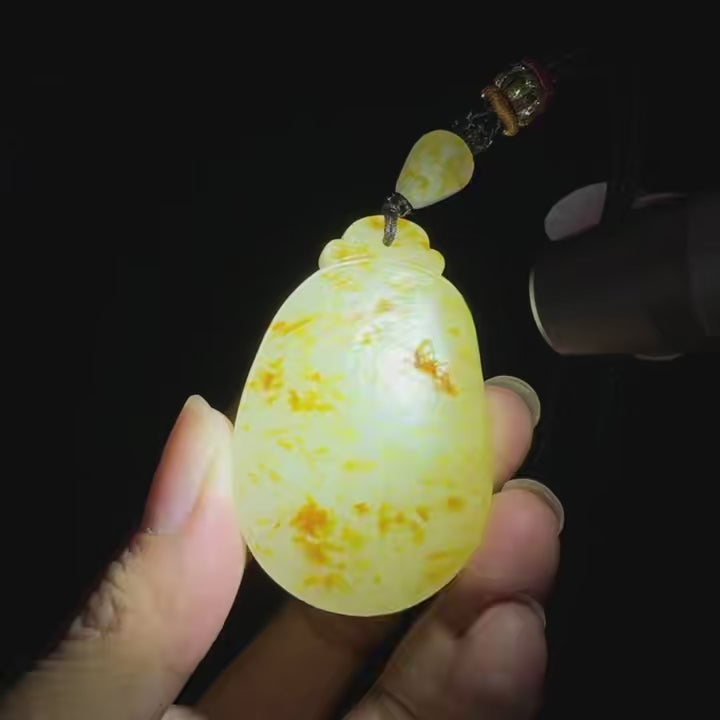 和田玉籽料平安无事牌（37.4g）